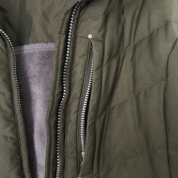 Eddie Bauer Women's Olive Puffer Coat - Picture 4 of 7